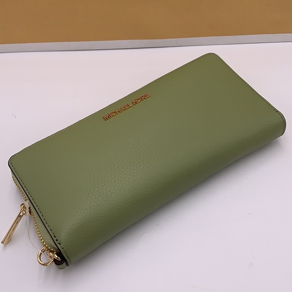 MICHAEL KORS Leather Continental Wristlet Phone Case Wallet Light Sage NWT - Picture 5 of 13